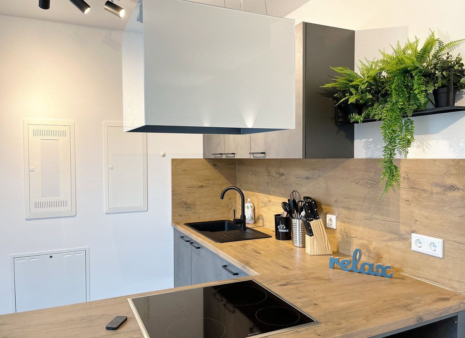 Prenájom bytu 1-izbový 35 m², Rudower Chaussee 32, Berlin, Berlín Prenájom bytu 1-izbový 35 m², Rudower Chaussee 32, Berlin, Berlín