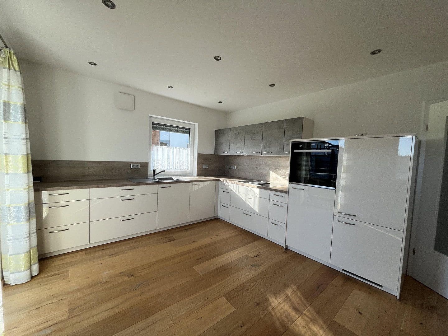 Prenájom bytu 2-izbový 73 m², Tittling, Bavorsko Prenájom bytu 2-izbový 73 m², Tittling, Bavorsko