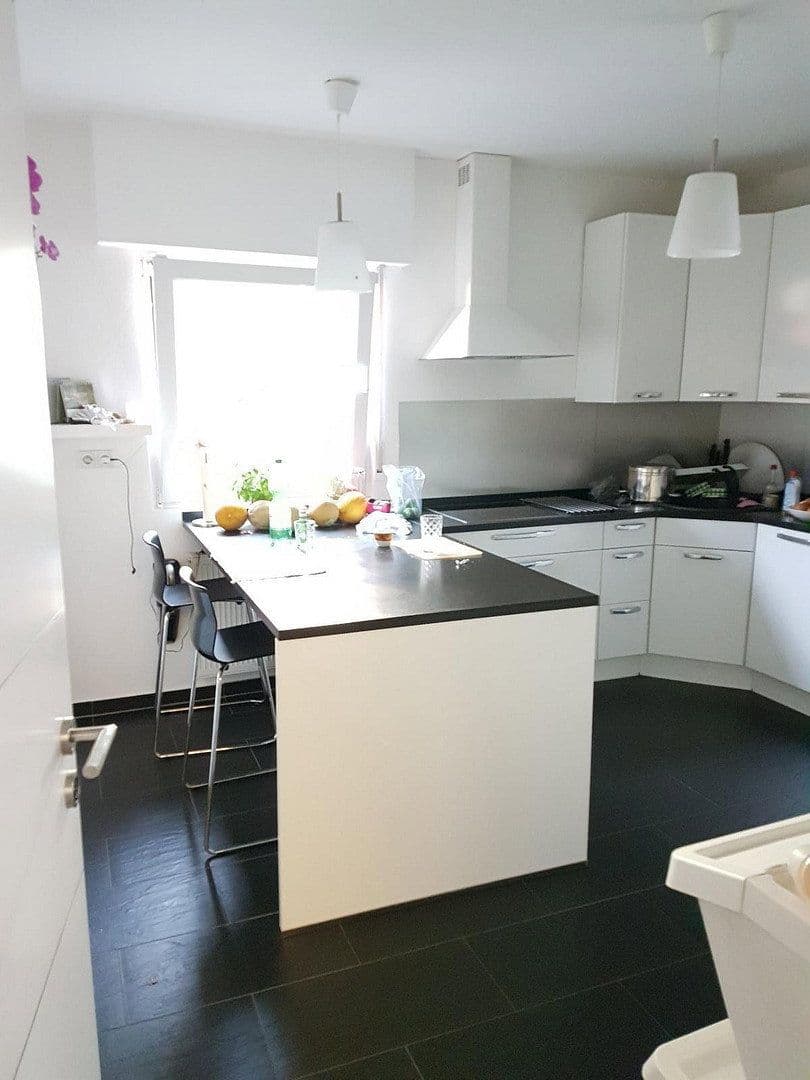 Predaj domu 183 m², pozemek 590 m², Obertshausen, Hesensko Predaj domu 183 m², pozemek 590 m², Obertshausen, Hesensko