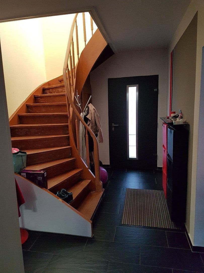 Predaj domu 183 m², pozemek 590 m², Obertshausen, Hesensko Predaj domu 183 m², pozemek 590 m², Obertshausen, Hesensko