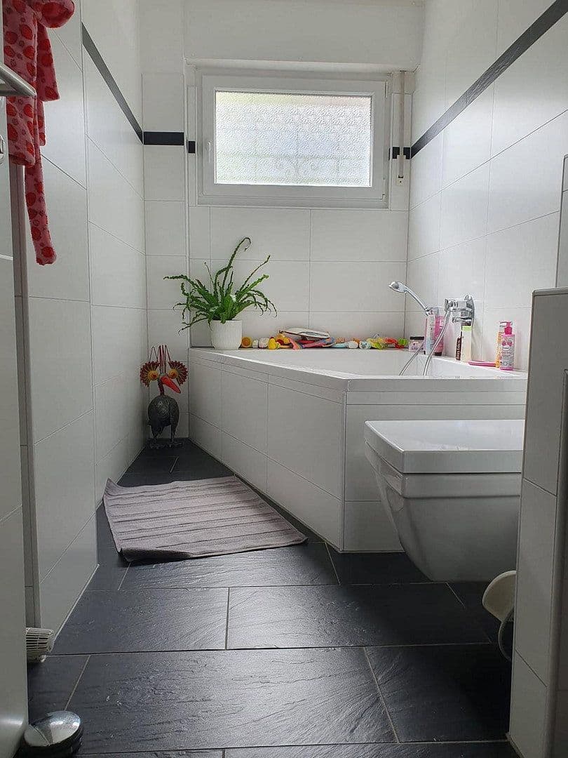 Predaj domu 183 m², pozemek 590 m², Obertshausen, Hesensko Predaj domu 183 m², pozemek 590 m², Obertshausen, Hesensko