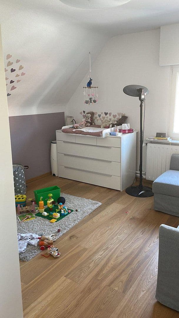 Predaj domu 183 m², pozemek 590 m², Obertshausen, Hesensko Predaj domu 183 m², pozemek 590 m², Obertshausen, Hesensko