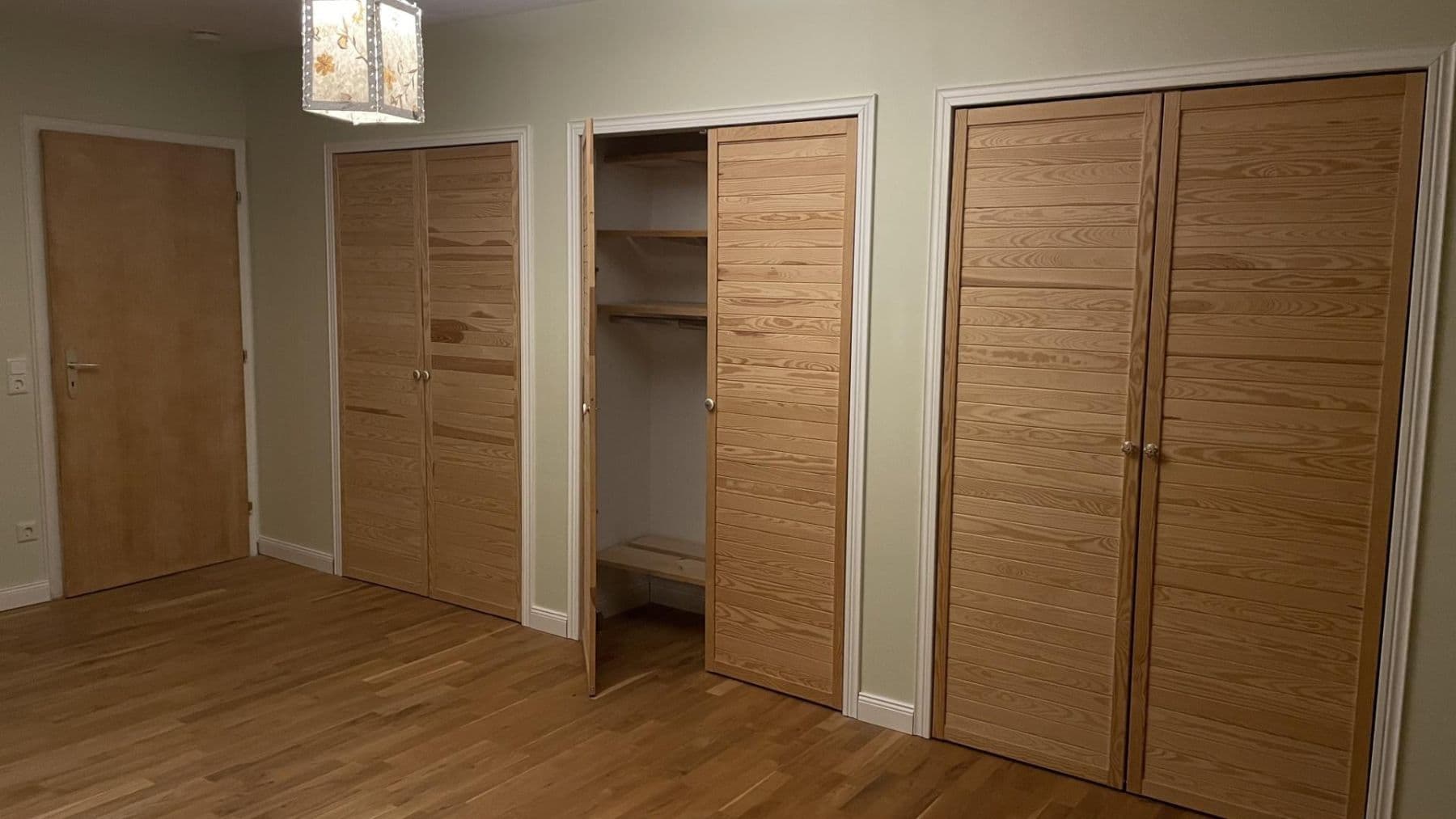 Predaj domu 248 m², pozemek 998 m², Krautgartenweg 3, Neckargemünd, Bádensko-Wurttembersko Predaj domu 248 m², pozemek 998 m², Krautgartenweg 3, Neckargemünd, Bádensko-Wurttembersko