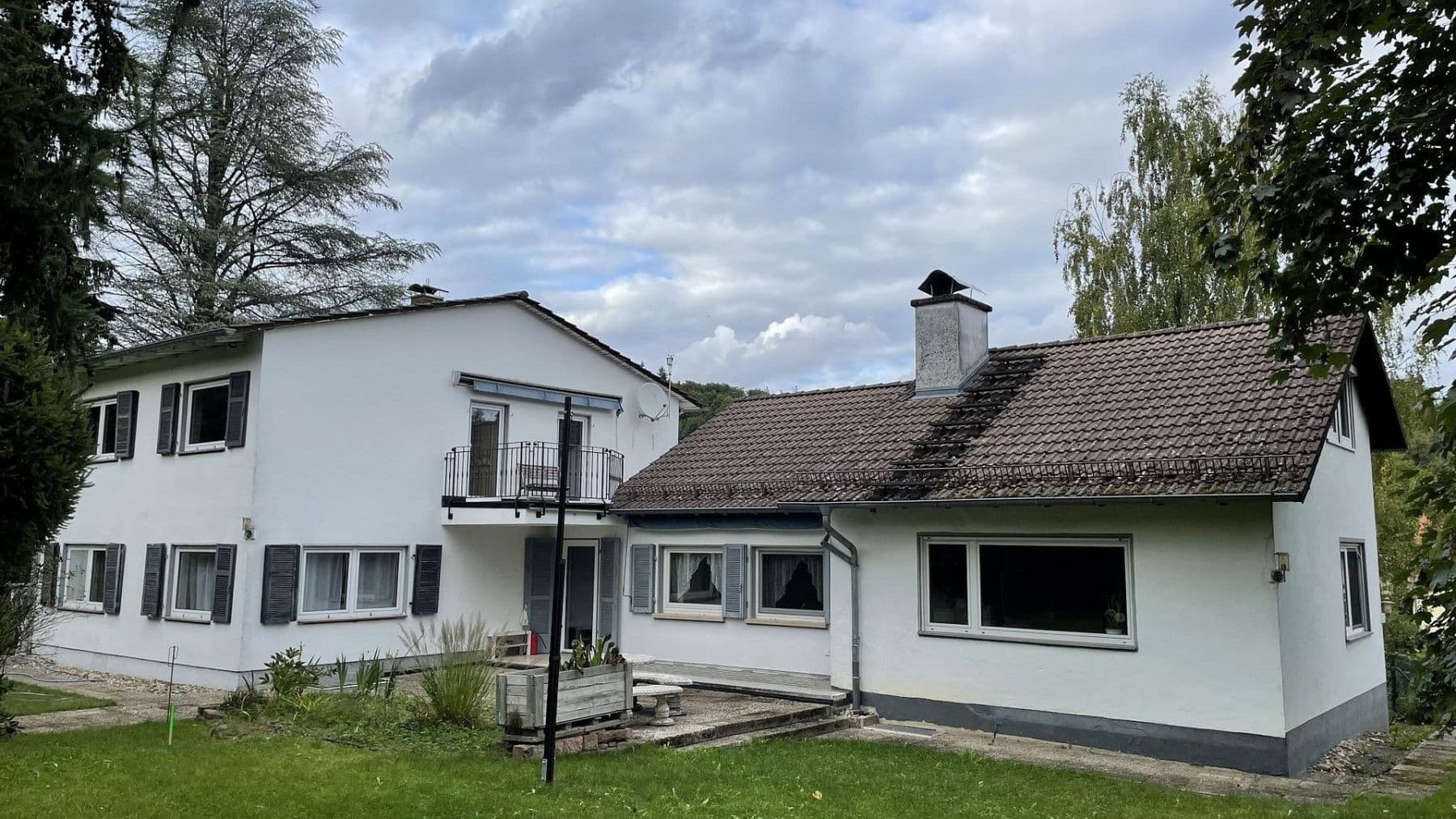 Predaj domu 248 m², pozemek 998 m², Krautgartenweg 3, Neckargemünd, Bádensko-Wurttembersko Predaj domu 248 m², pozemek 998 m², Krautgartenweg 3, Neckargemünd, Bádensko-Wurttembersko