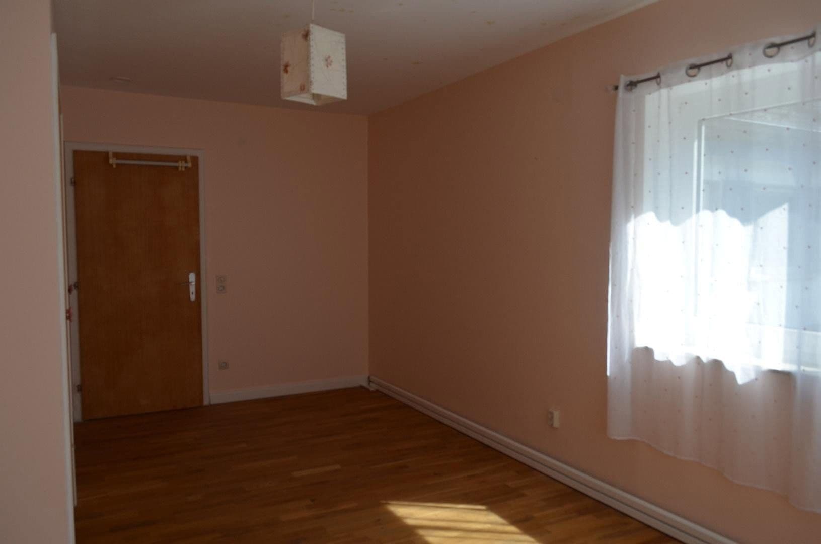 Predaj domu 248 m², pozemek 998 m², Krautgartenweg 3, Neckargemünd, Bádensko-Wurttembersko Predaj domu 248 m², pozemek 998 m², Krautgartenweg 3, Neckargemünd, Bádensko-Wurttembersko