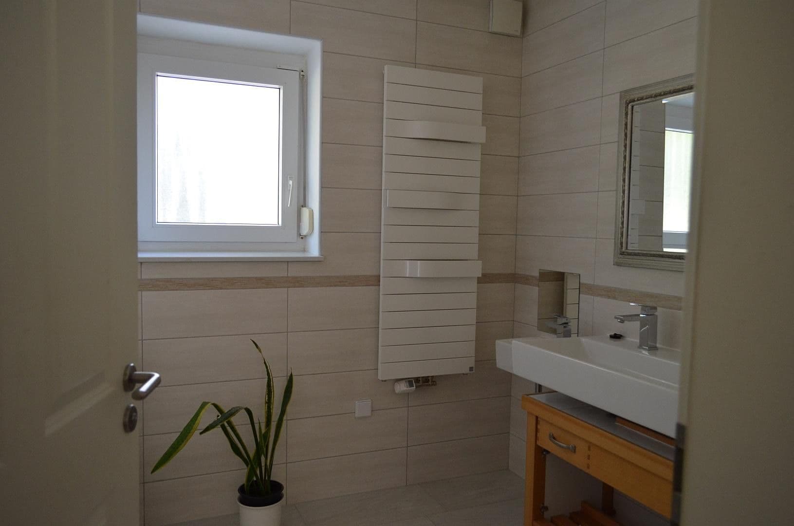 Predaj domu 248 m², pozemek 998 m², Krautgartenweg 3, Neckargemünd, Bádensko-Wurttembersko Predaj domu 248 m², pozemek 998 m², Krautgartenweg 3, Neckargemünd, Bádensko-Wurttembersko