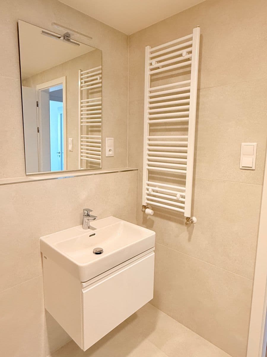 Prenájom bytu 1-izbový 36 m², Bukačova, Praha, Praha Prenájom bytu 1-izbový 36 m², Bukačova, Praha, Praha