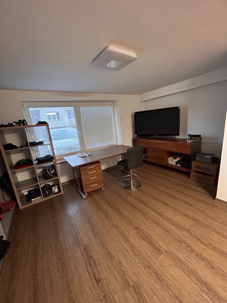 Prenájom bytu 2-izbový 200 m², Křehlíkova, Brno, Jihomoravský kraj Prenájom bytu 2-izbový 200 m², Křehlíkova, Brno, Jihomoravský kraj