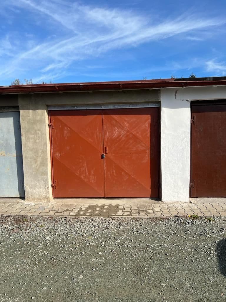 Predaj garáže 17 m², Pardubice, Pardubický kraj Predaj garáže 17 m², Pardubice, Pardubický kraj