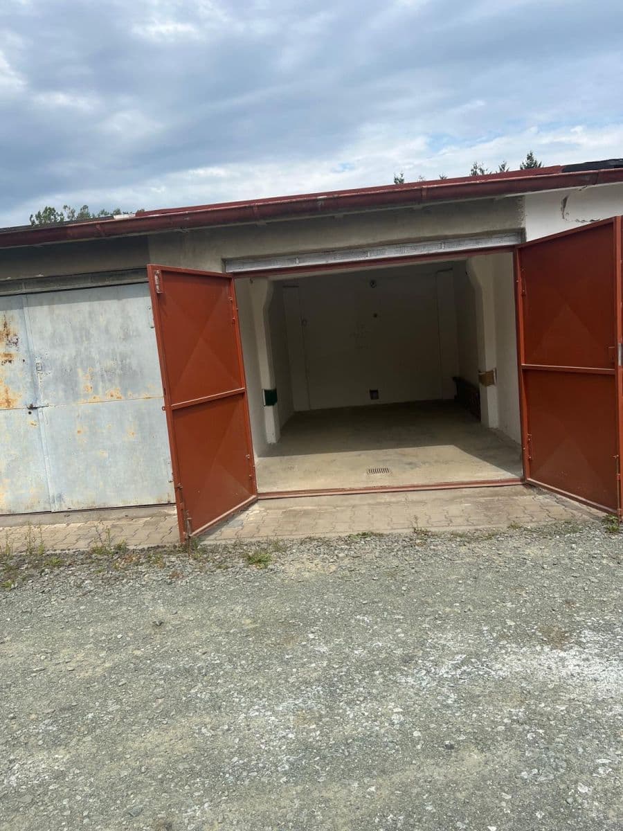 Predaj garáže 17 m², Pardubice, Pardubický kraj Predaj garáže 17 m², Pardubice, Pardubický kraj