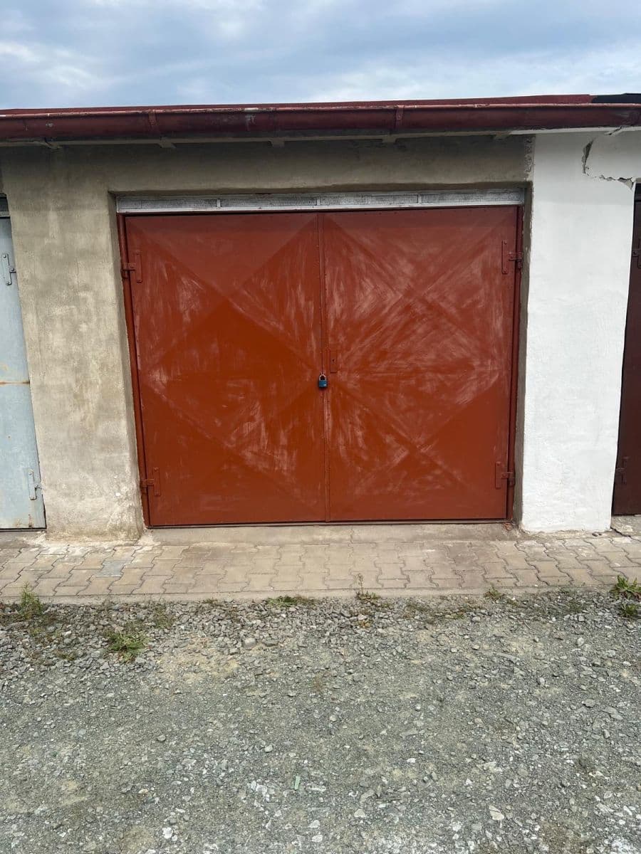 Predaj garáže 17 m², Pardubice, Pardubický kraj Predaj garáže 17 m², Pardubice, Pardubický kraj