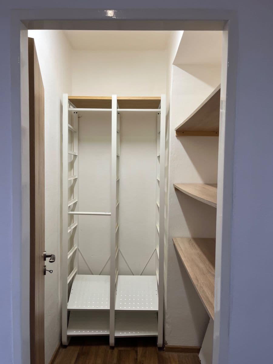 Prenájom bytu 3-izbový 65 m², Foerstrova, Olomouc, Olomoucký kraj Prenájom bytu 3-izbový 65 m², Foerstrova, Olomouc, Olomoucký kraj