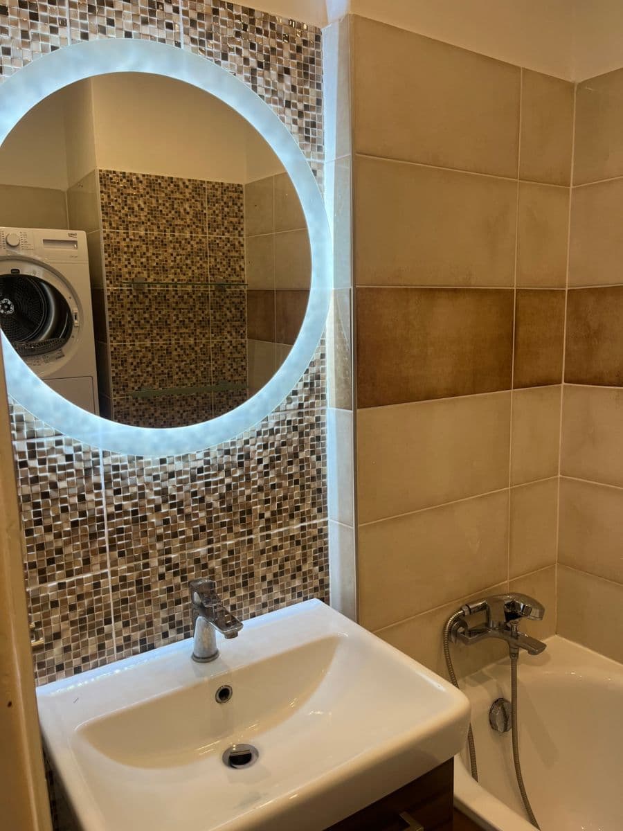 Prenájom bytu 3-izbový 65 m², Foerstrova, Olomouc, Olomoucký kraj Prenájom bytu 3-izbový 65 m², Foerstrova, Olomouc, Olomoucký kraj