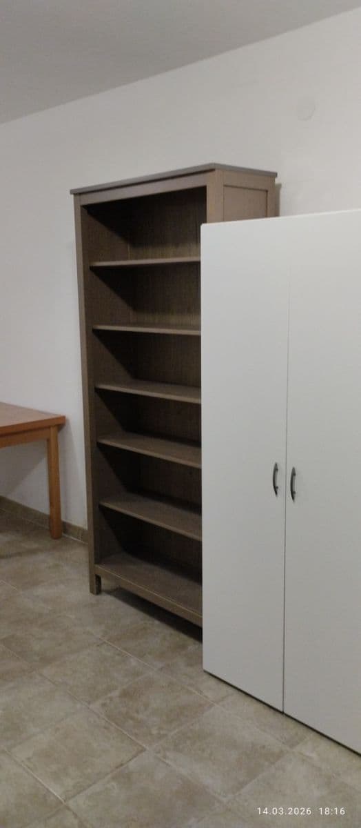 Prenájom bytu 1-izbový 35 m², Janka Kráľa, Madunice, Trnavský kraj Prenájom bytu 1-izbový 35 m², Janka Kráľa, Madunice, Trnavský kraj