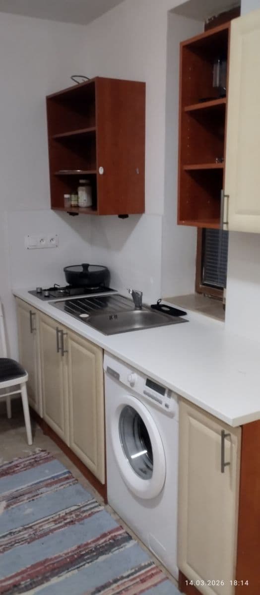 Prenájom bytu 1-izbový 35 m², Janka Kráľa, Madunice, Trnavský kraj Prenájom bytu 1-izbový 35 m², Janka Kráľa, Madunice, Trnavský kraj