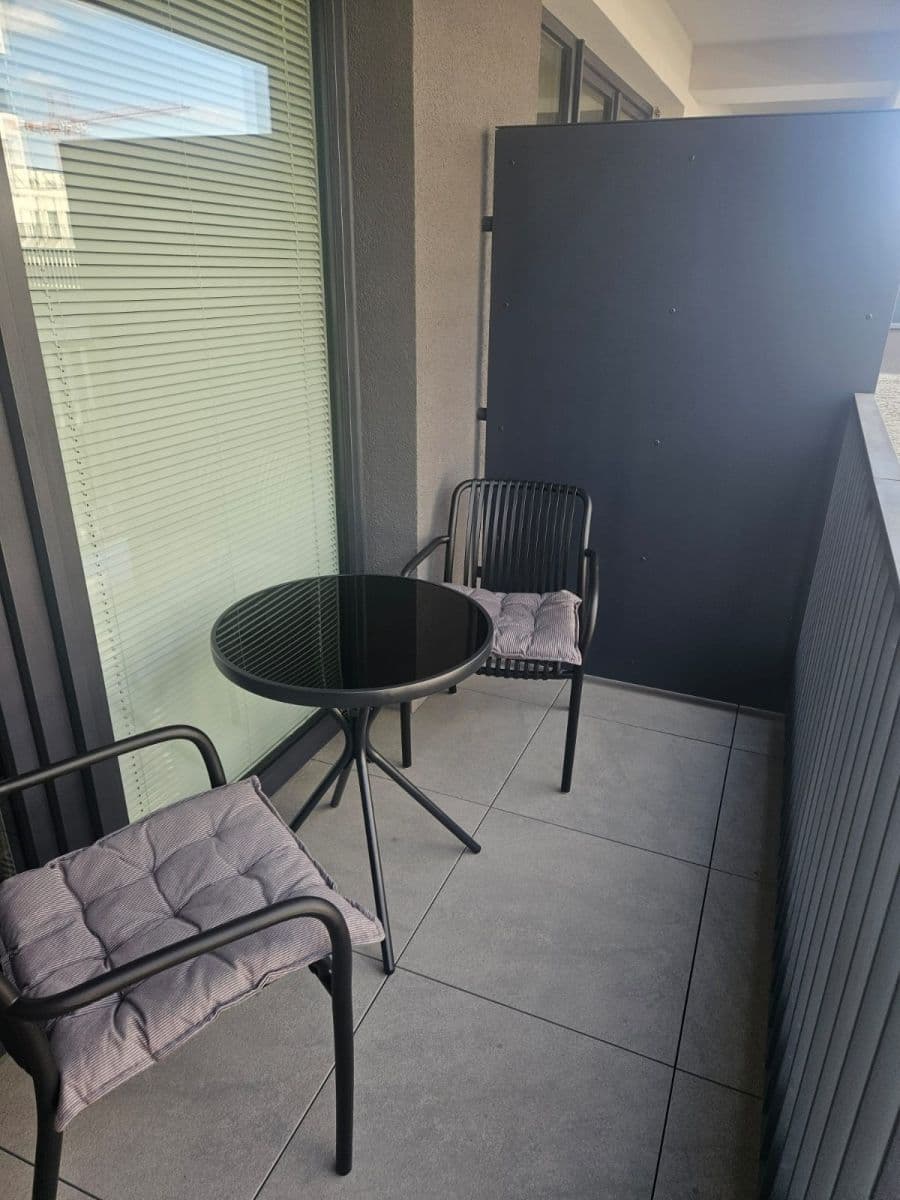 Prenájom bytu 1-izbový 32 m², Poděbradská, Praha, Praha Prenájom bytu 1-izbový 32 m², Poděbradská, Praha, Praha