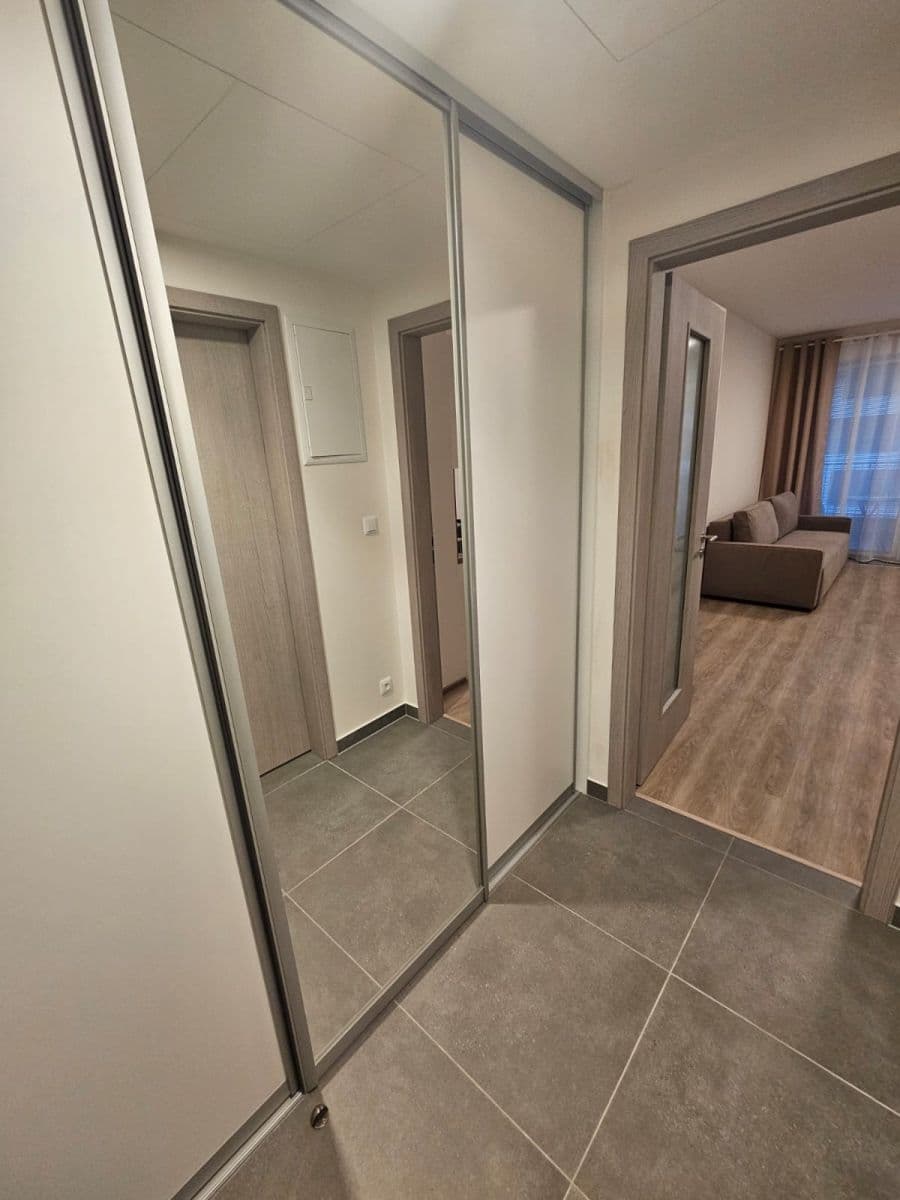 Prenájom bytu 1-izbový 32 m², Poděbradská, Praha, Praha Prenájom bytu 1-izbový 32 m², Poděbradská, Praha, Praha