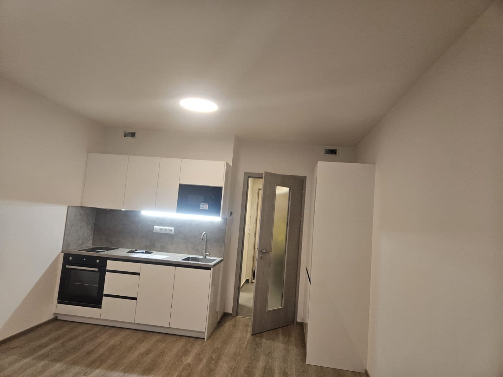 Prenájom bytu 1-izbový 32 m², Poděbradská, Praha, Praha Prenájom bytu 1-izbový 32 m², Poděbradská, Praha, Praha