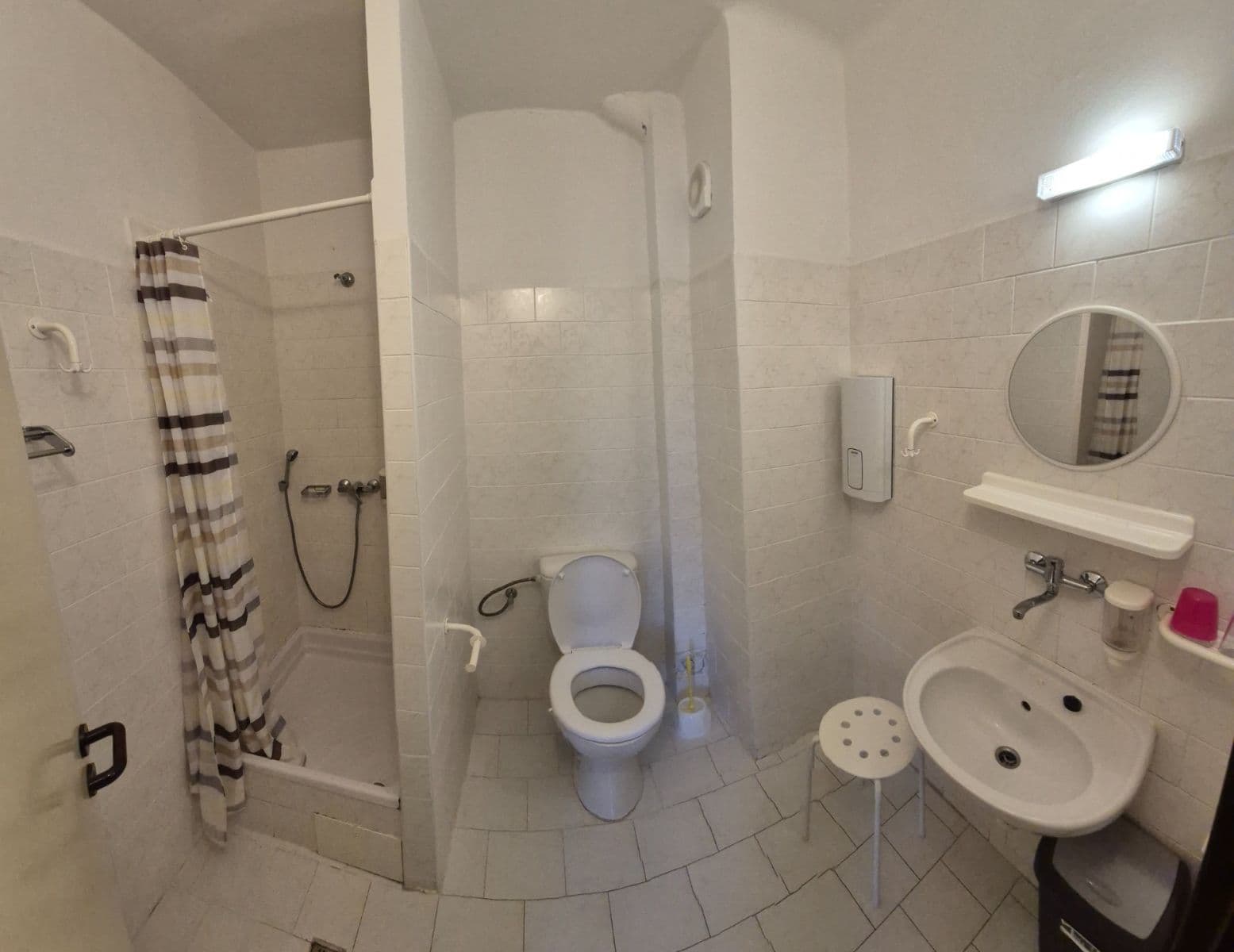 Predaj domu 386 m², pozemek 2.210 m², Hrubá Skála, Liberecký kraj Predaj domu 386 m², pozemek 2.210 m², Hrubá Skála, Liberecký kraj