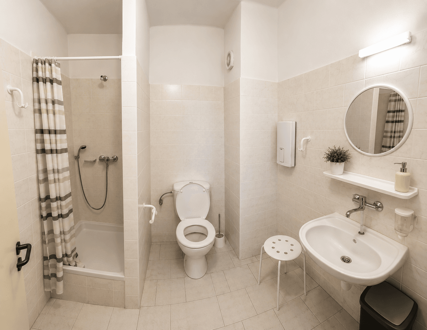 Predaj domu 386 m², pozemek 2.210 m², Hrubá Skála, Liberecký kraj Predaj domu 386 m², pozemek 2.210 m², Hrubá Skála, Liberecký kraj