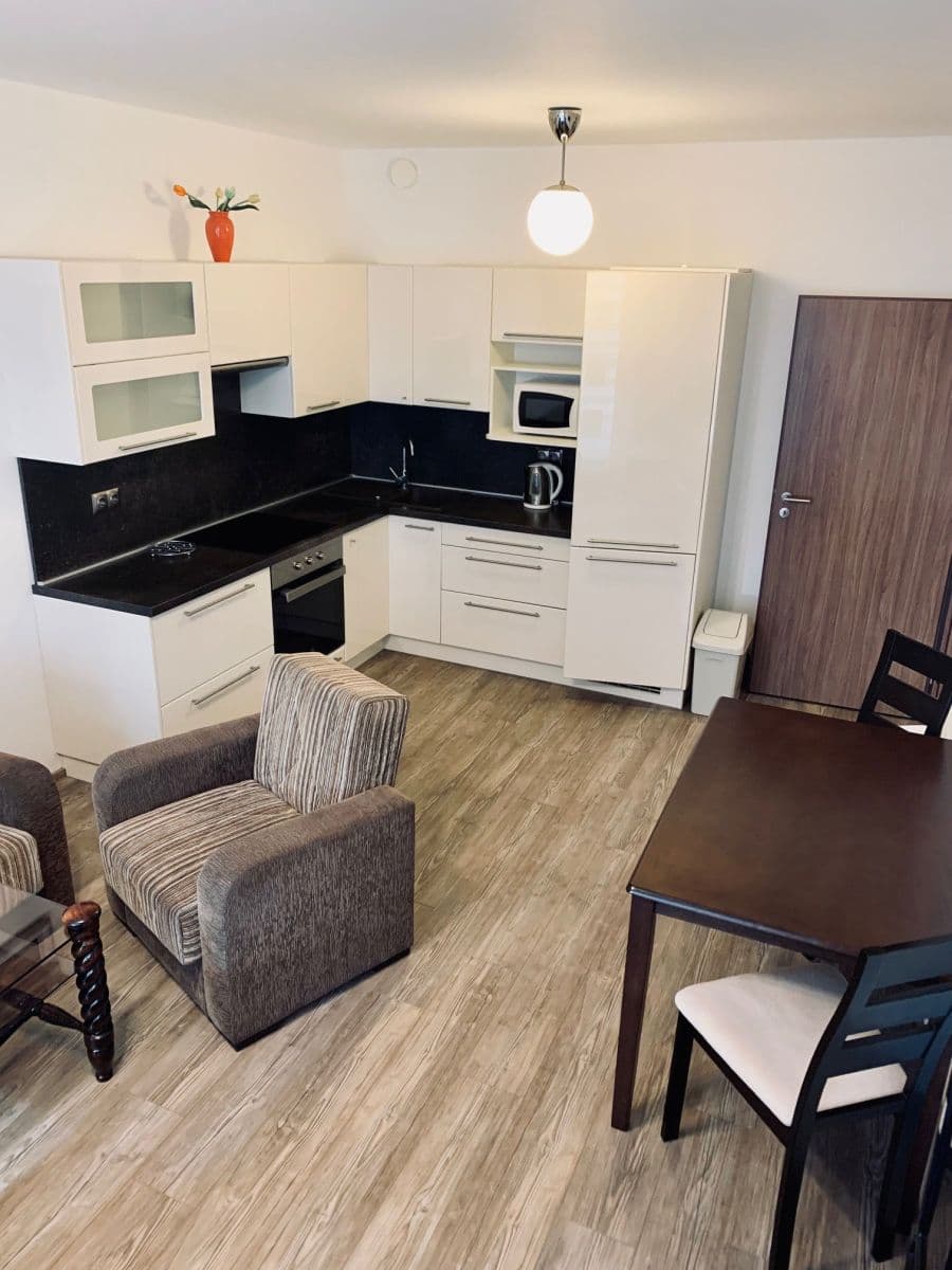 Prenájom bytu 60 m², Pod Harfou, Praha, Praha Prenájom bytu 60 m², Pod Harfou, Praha, Praha