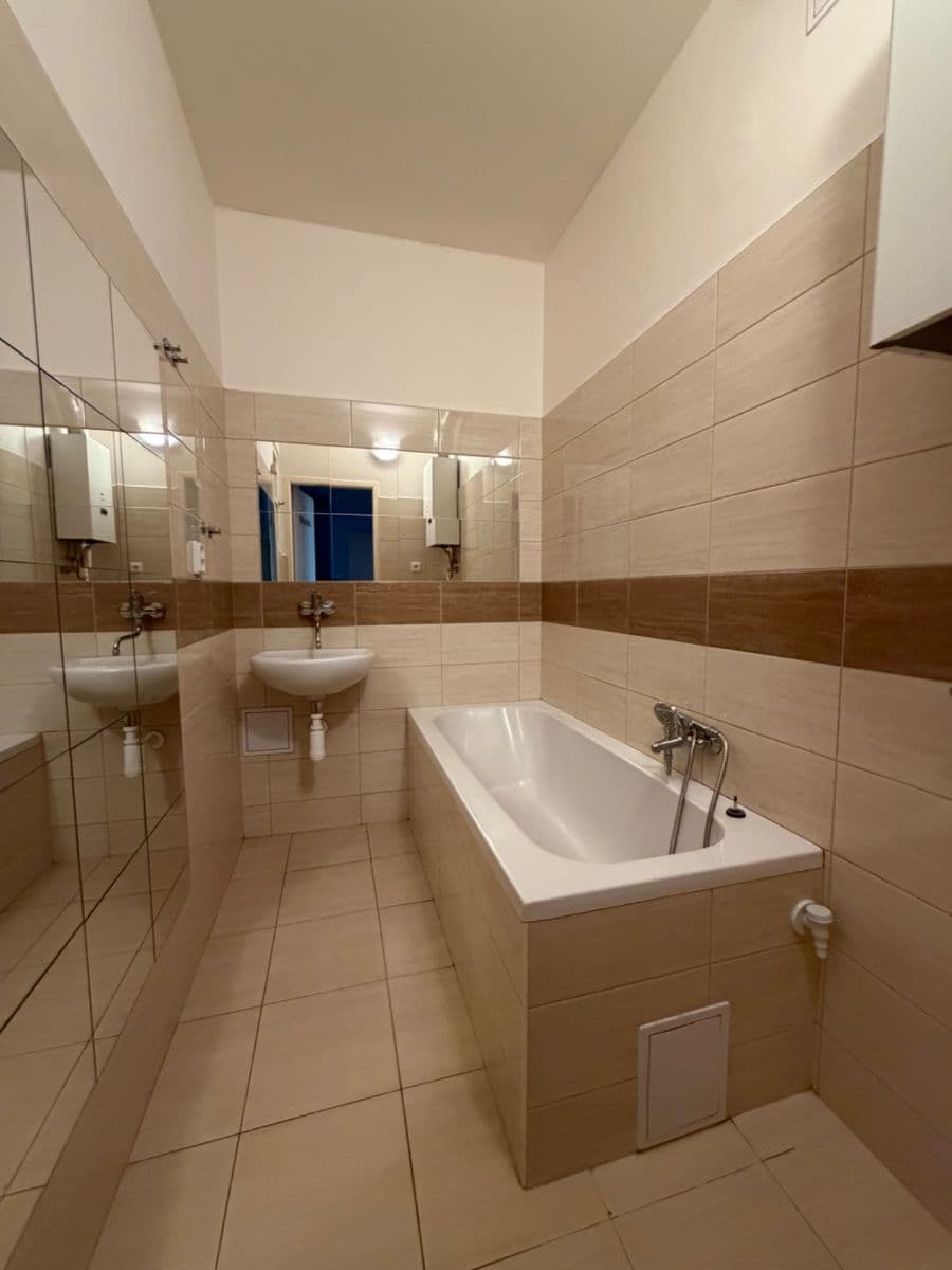 Prenájom bytu 2-izbový 46 m², Dačického, Praha, Praha Prenájom bytu 2-izbový 46 m², Dačického, Praha, Praha