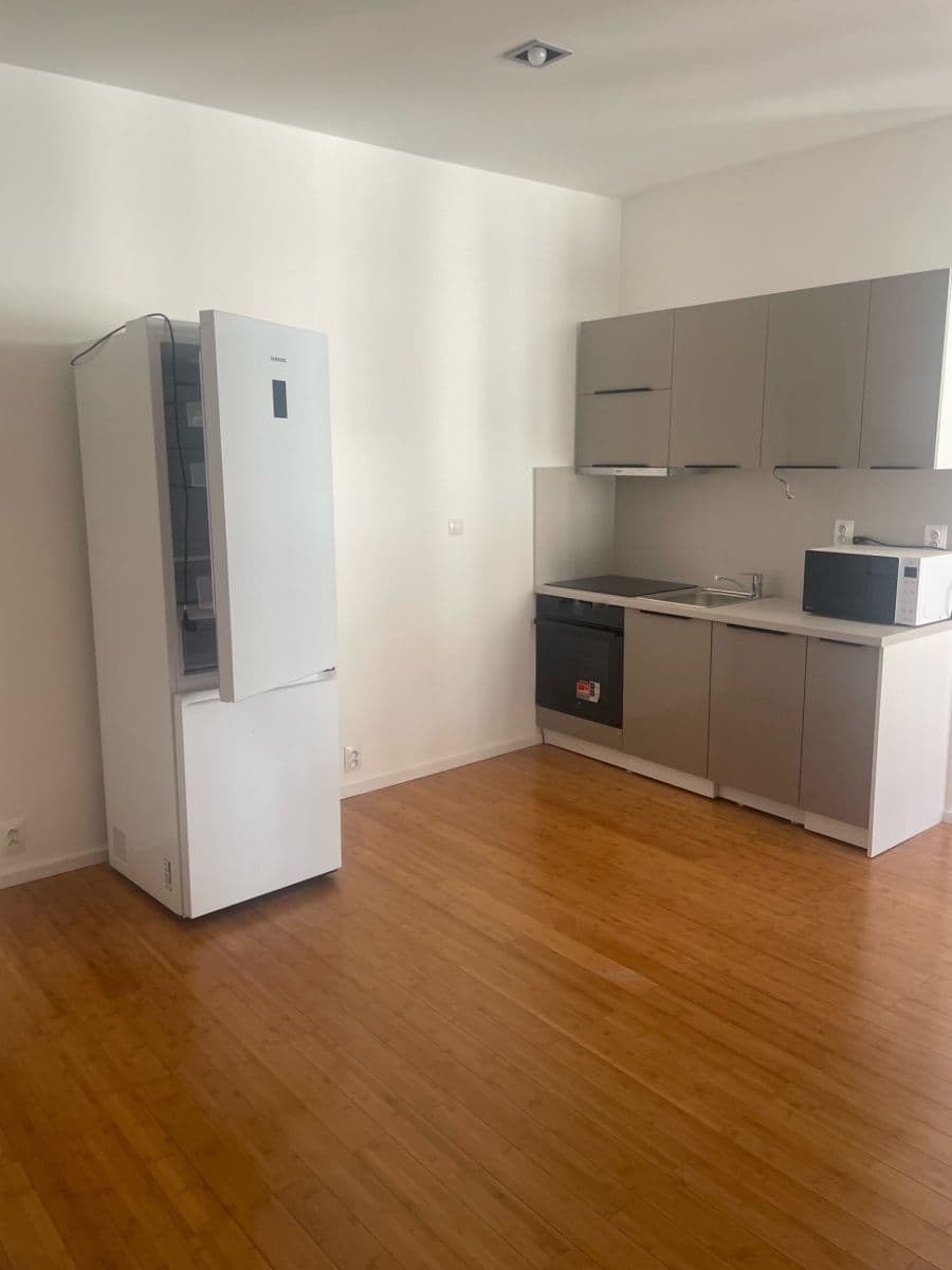 Prenájom bytu 2-izbový 52 m², Žerotínova, Praha, Praha Prenájom bytu 2-izbový 52 m², Žerotínova, Praha, Praha