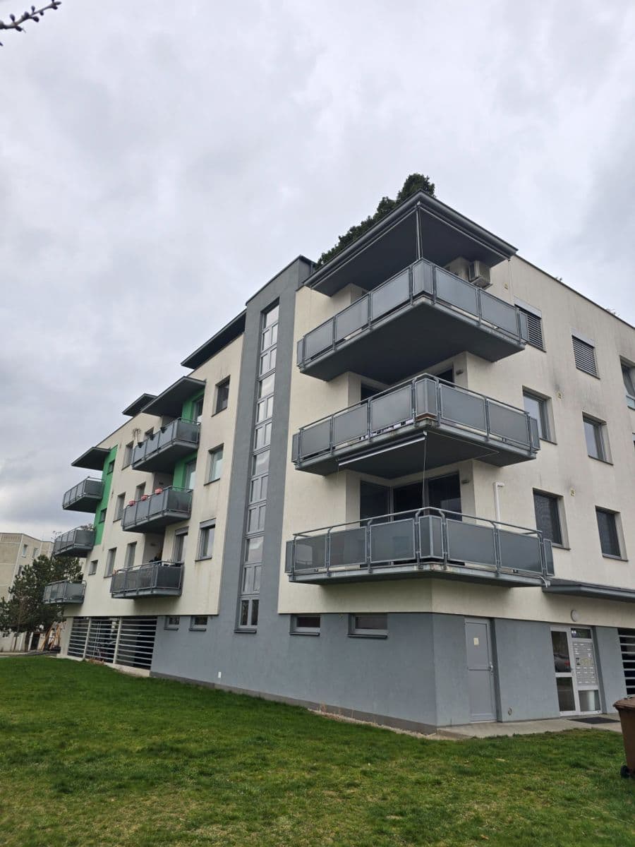 Prenájom bytu 2-izbový 59 m², Svatojánská, Hradec Králové, Královéhradecký kraj Prenájom bytu 2-izbový 59 m², Svatojánská, Hradec Králové, Královéhradecký kraj