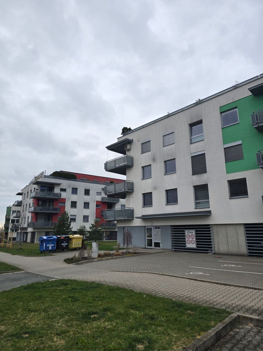 Prenájom bytu 2-izbový 59 m², Svatojánská, Hradec Králové, Královéhradecký kraj Prenájom bytu 2-izbový 59 m², Svatojánská, Hradec Králové, Královéhradecký kraj