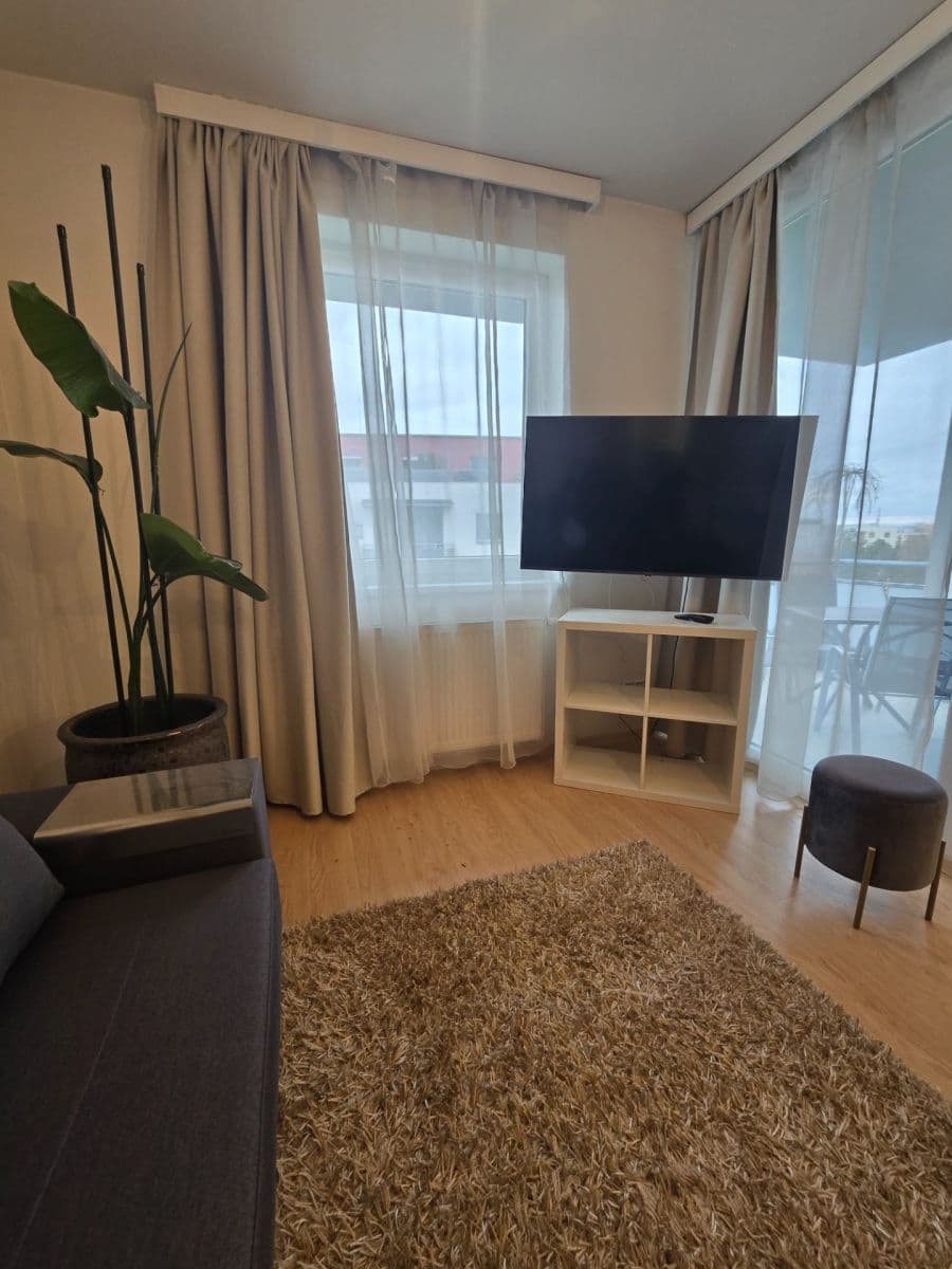 Prenájom bytu 2-izbový 59 m², Svatojánská, Hradec Králové, Královéhradecký kraj Prenájom bytu 2-izbový 59 m², Svatojánská, Hradec Králové, Královéhradecký kraj