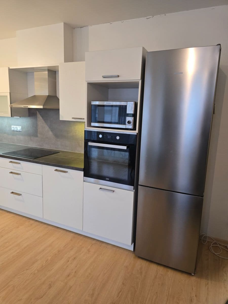 Prenájom bytu 2-izbový 59 m², Svatojánská, Hradec Králové, Královéhradecký kraj Prenájom bytu 2-izbový 59 m², Svatojánská, Hradec Králové, Královéhradecký kraj