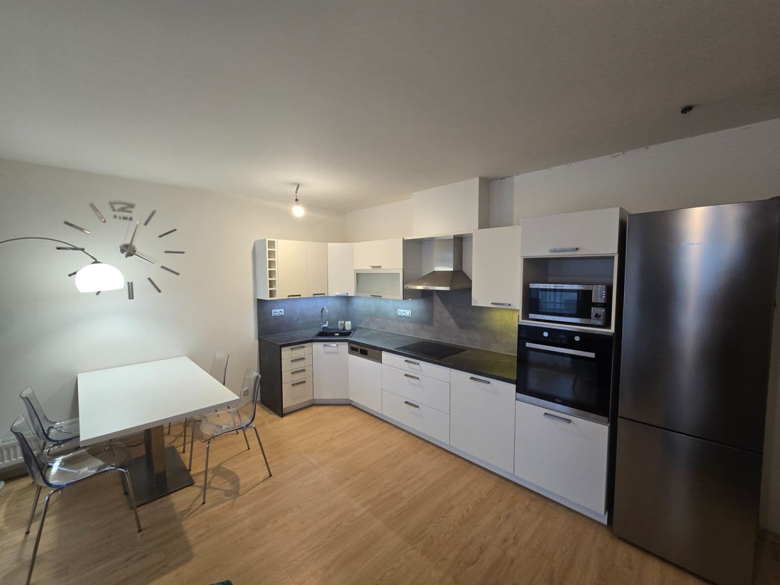 Prenájom bytu 2-izbový 59 m², Svatojánská, Hradec Králové, Královéhradecký kraj Prenájom bytu 2-izbový 59 m², Svatojánská, Hradec Králové, Královéhradecký kraj