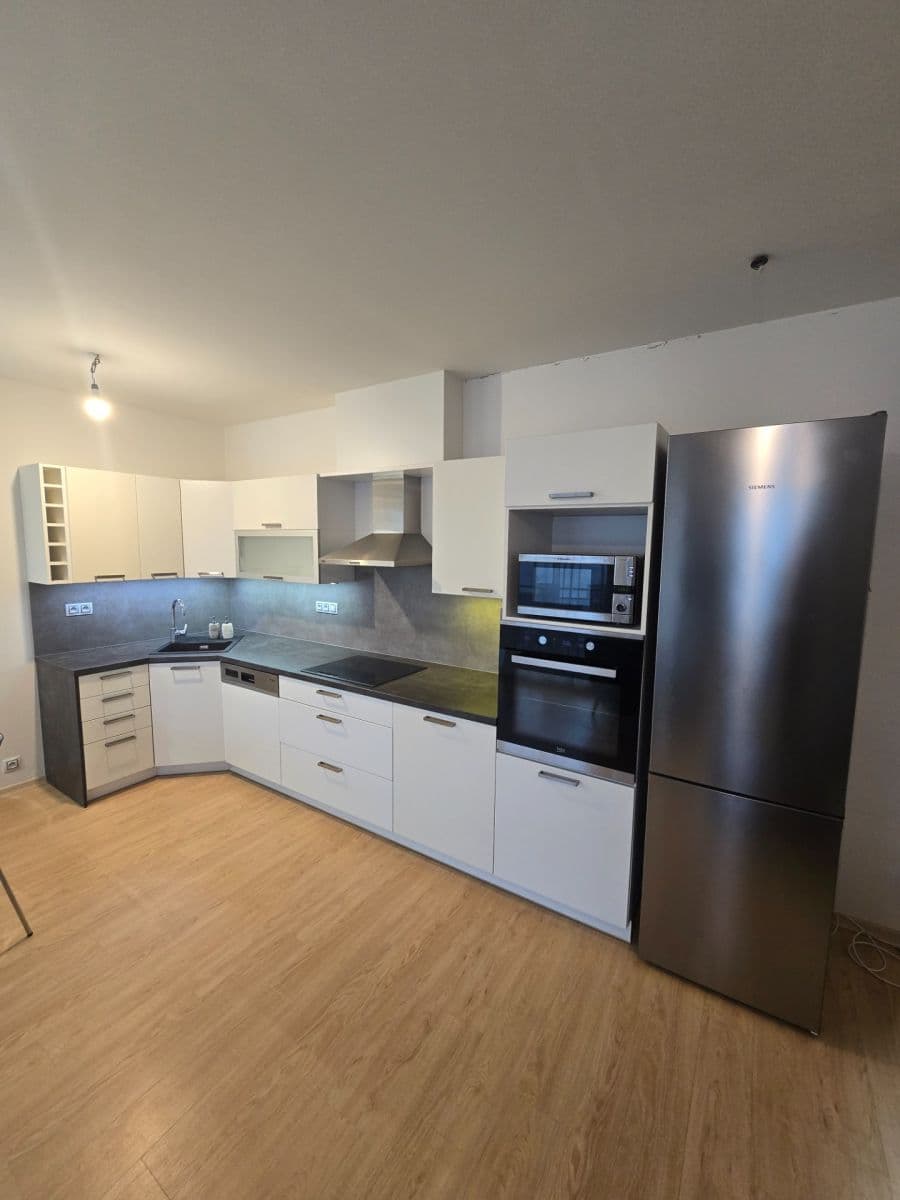 Prenájom bytu 2-izbový 59 m², Svatojánská, Hradec Králové, Královéhradecký kraj Prenájom bytu 2-izbový 59 m², Svatojánská, Hradec Králové, Královéhradecký kraj