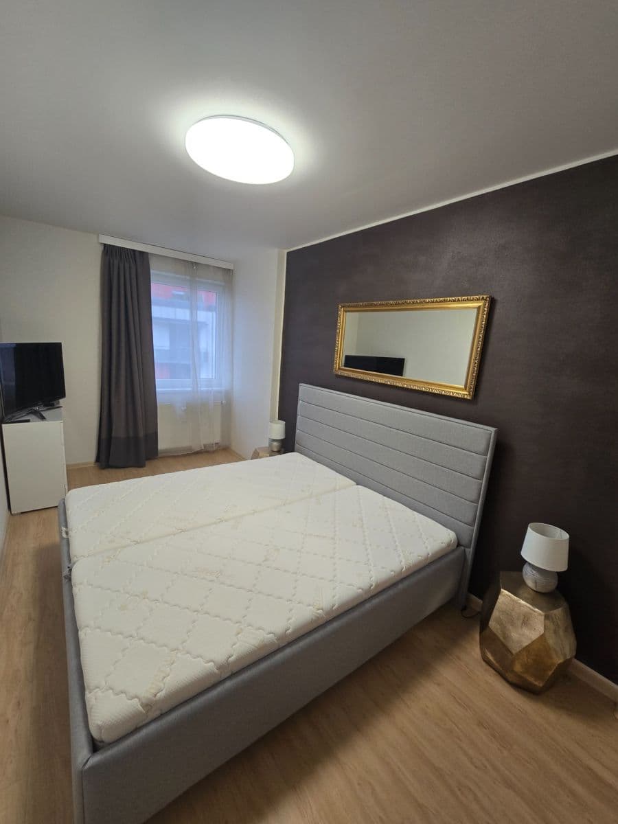 Prenájom bytu 2-izbový 59 m², Svatojánská, Hradec Králové, Královéhradecký kraj Prenájom bytu 2-izbový 59 m², Svatojánská, Hradec Králové, Královéhradecký kraj