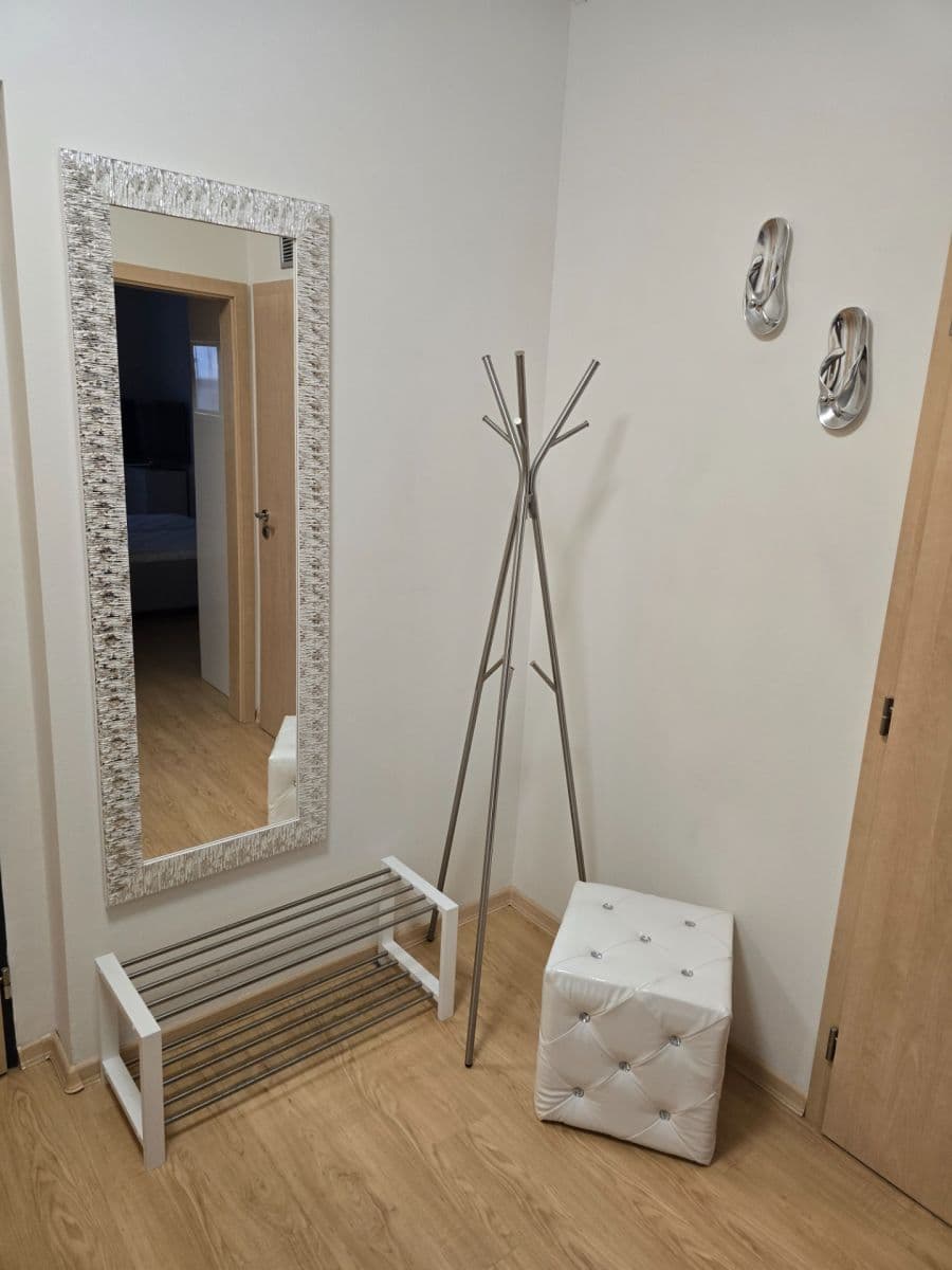 Prenájom bytu 2-izbový 59 m², Svatojánská, Hradec Králové, Královéhradecký kraj Prenájom bytu 2-izbový 59 m², Svatojánská, Hradec Králové, Královéhradecký kraj