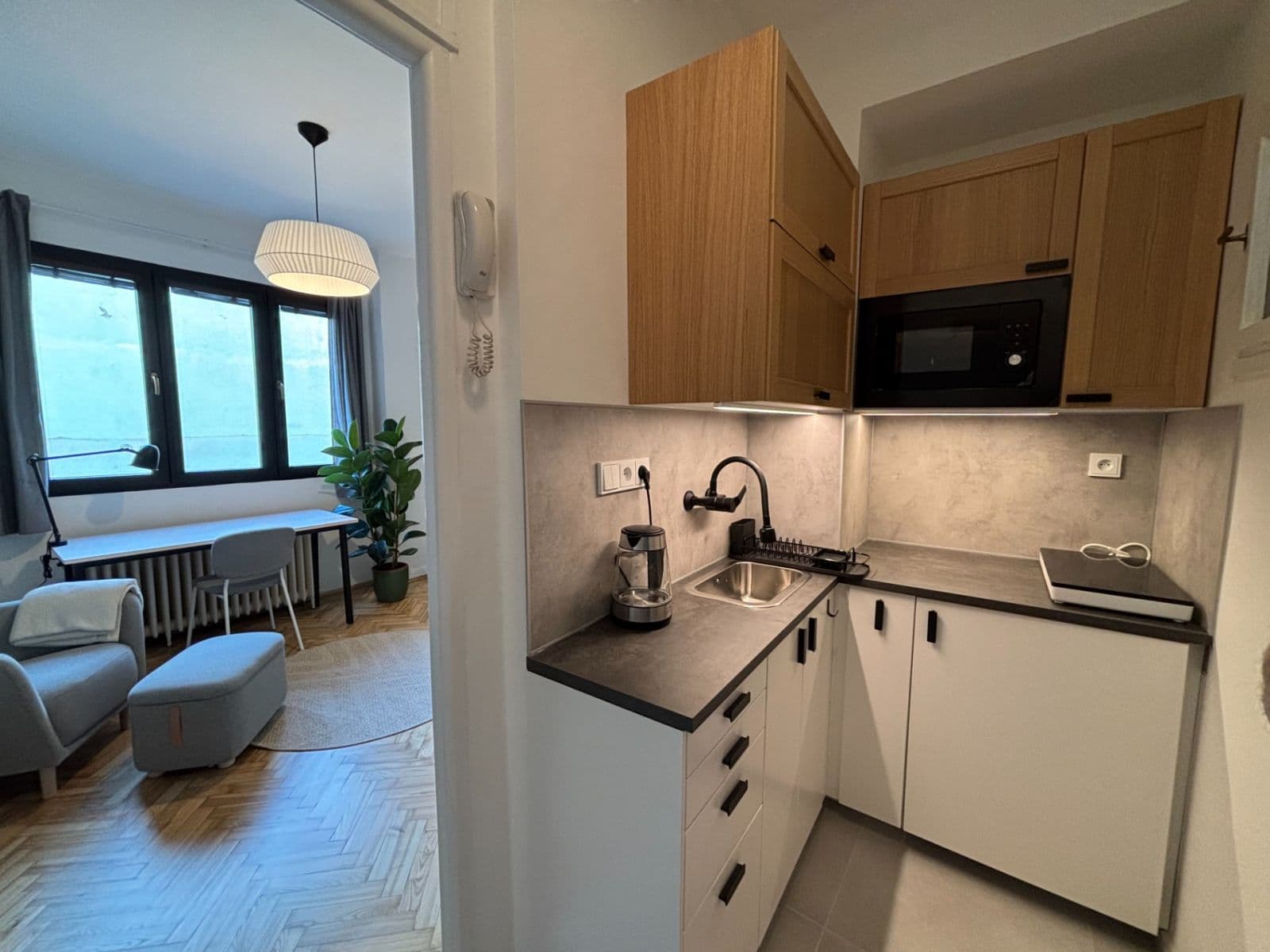 Prenájom bytu 1-izbový 24 m², Hálkova, Praha, Praha Prenájom bytu 1-izbový 24 m², Hálkova, Praha, Praha