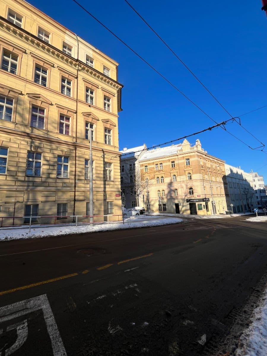 Prenájom bytu 3-izbový 70 m², Na Březince, Praha, Praha Prenájom bytu 3-izbový 70 m², Na Březince, Praha, Praha