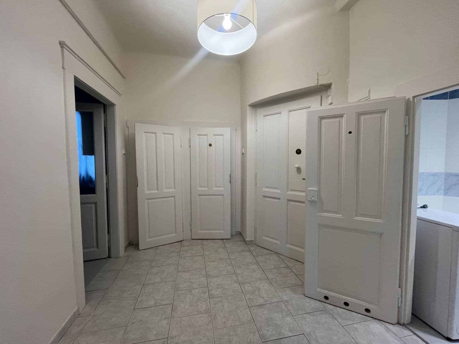 Prenájom bytu 3-izbový 70 m², Na Březince, Praha, Praha Prenájom bytu 3-izbový 70 m², Na Březince, Praha, Praha