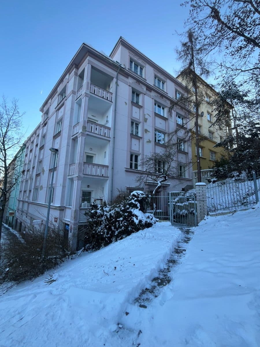 Prenájom bytu 3-izbový 70 m², Na Březince, Praha, Praha Prenájom bytu 3-izbový 70 m², Na Březince, Praha, Praha