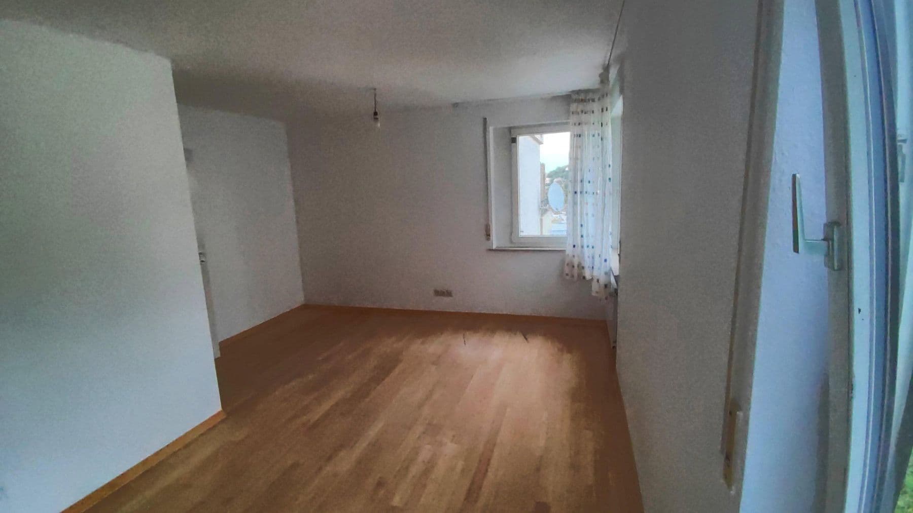 Predaj bytu 3-izbový 124 m², Stuttgart, Bádensko-Wurttembersko Predaj bytu 3-izbový 124 m², Stuttgart, Bádensko-Wurttembersko