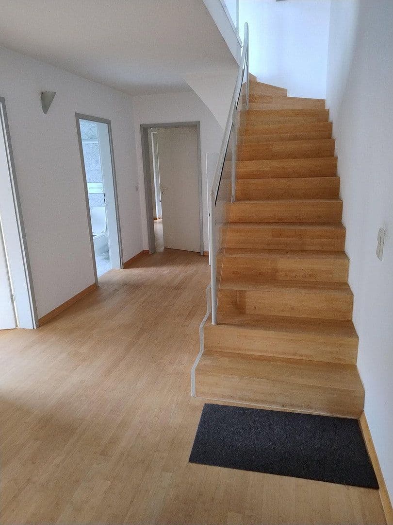 Predaj bytu 3-izbový 124 m², Stuttgart, Bádensko-Wurttembersko Predaj bytu 3-izbový 124 m², Stuttgart, Bádensko-Wurttembersko