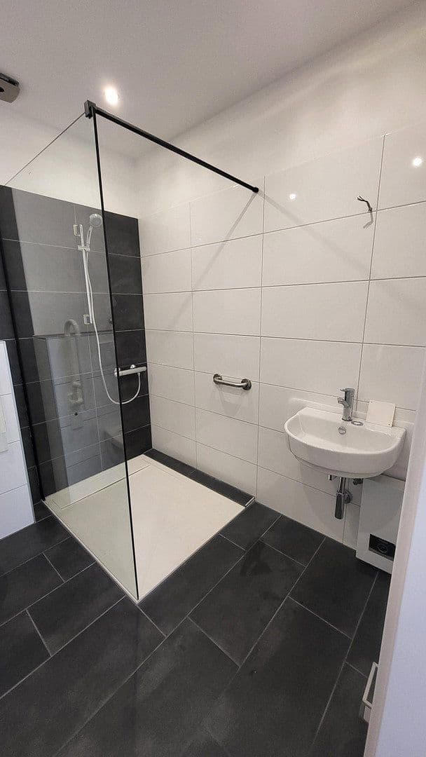 Prenájom bytu 2-izbový 54 m², Stübbenerstr. 46, Solingen, Severné Porýnie - Westfálsko Prenájom bytu 2-izbový 54 m², Stübbenerstr. 46, Solingen, Severné Porýnie - Westfálsko