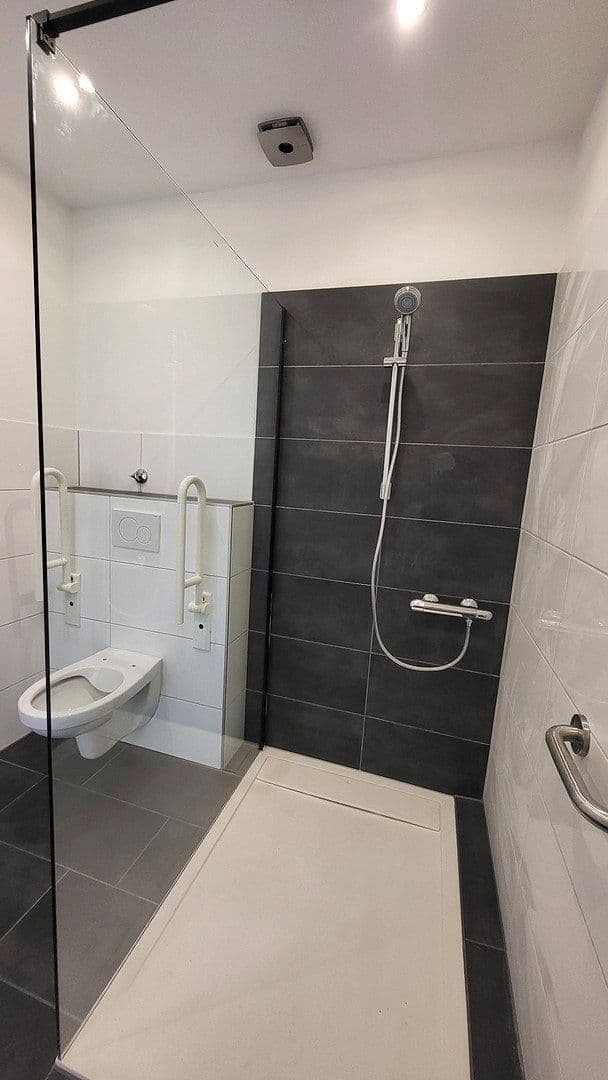 Prenájom bytu 2-izbový 54 m², Stübbenerstr. 46, Solingen, Severné Porýnie - Westfálsko Prenájom bytu 2-izbový 54 m², Stübbenerstr. 46, Solingen, Severné Porýnie - Westfálsko