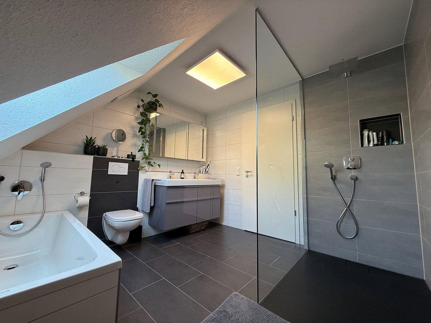 Predaj bytu 4-izbový 108 m², Marbacher Straße 88, Stuttgart, Bádensko-Wurttembersko Predaj bytu 4-izbový 108 m², Marbacher Straße 88, Stuttgart, Bádensko-Wurttembersko