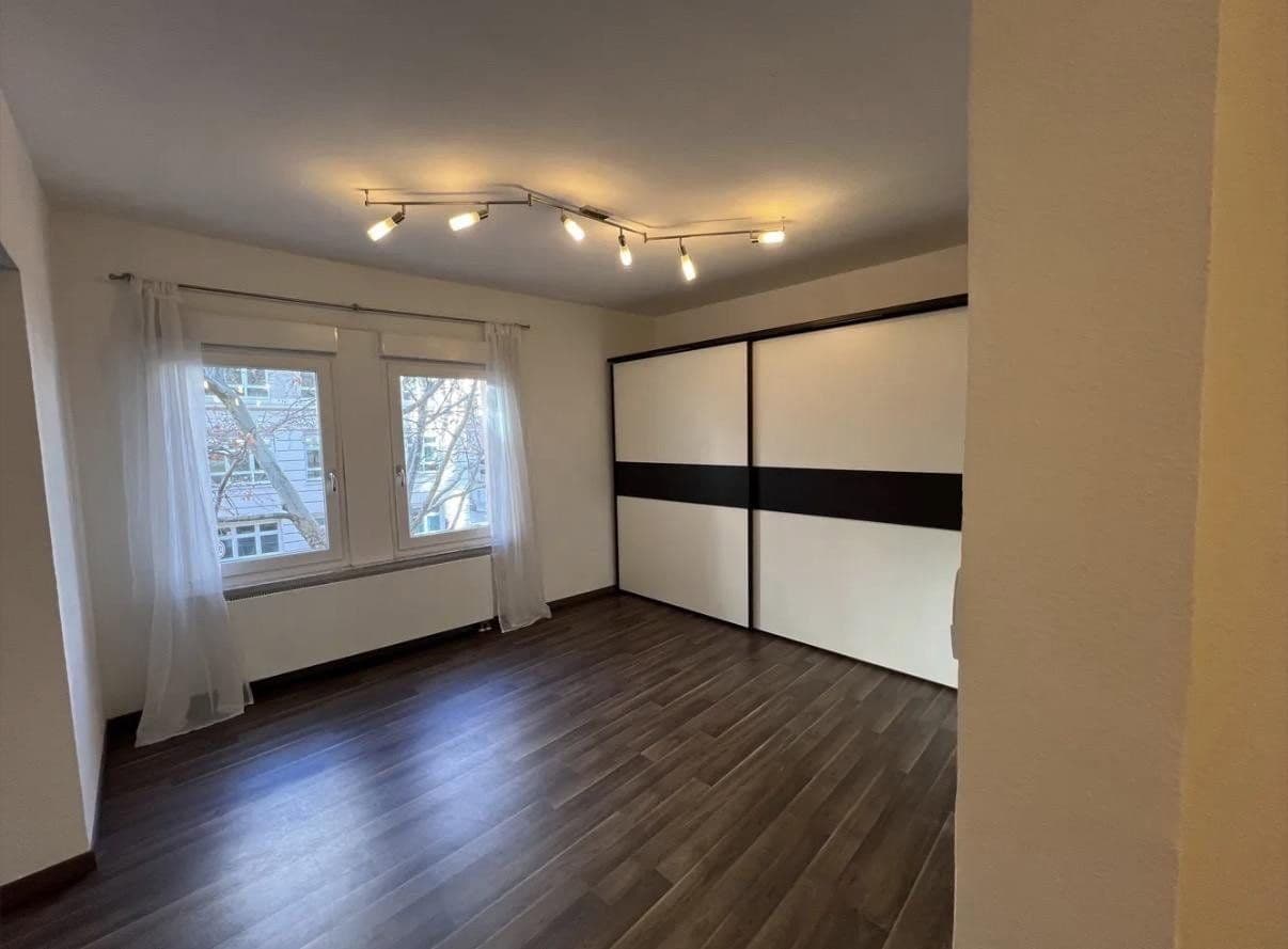 Prenájom bytu 3-izbový 97 m², Stuttgart, Bádensko-Wurttembersko Prenájom bytu 3-izbový 97 m², Stuttgart, Bádensko-Wurttembersko