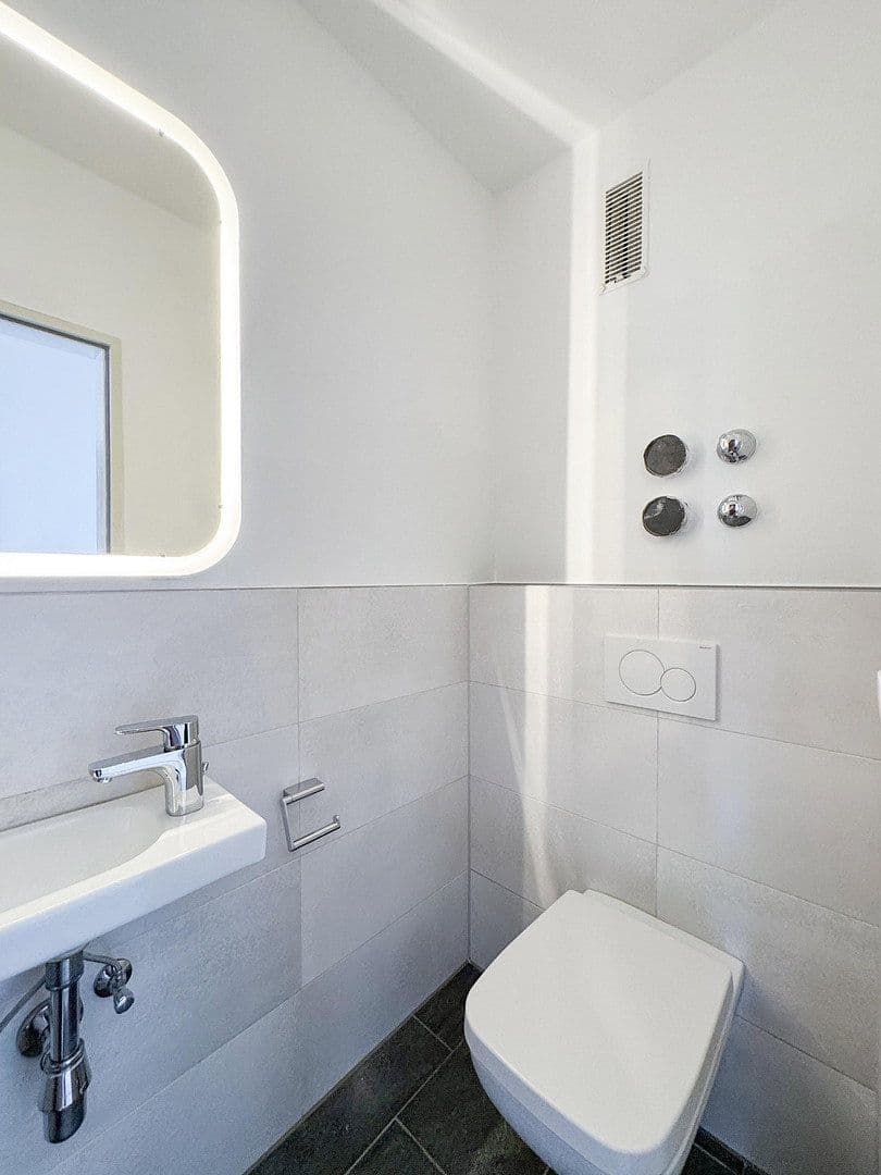 Prenájom bytu 3-izbový 85 m², Isarstraße 26, Regensburg, Bavorsko Prenájom bytu 3-izbový 85 m², Isarstraße 26, Regensburg, Bavorsko