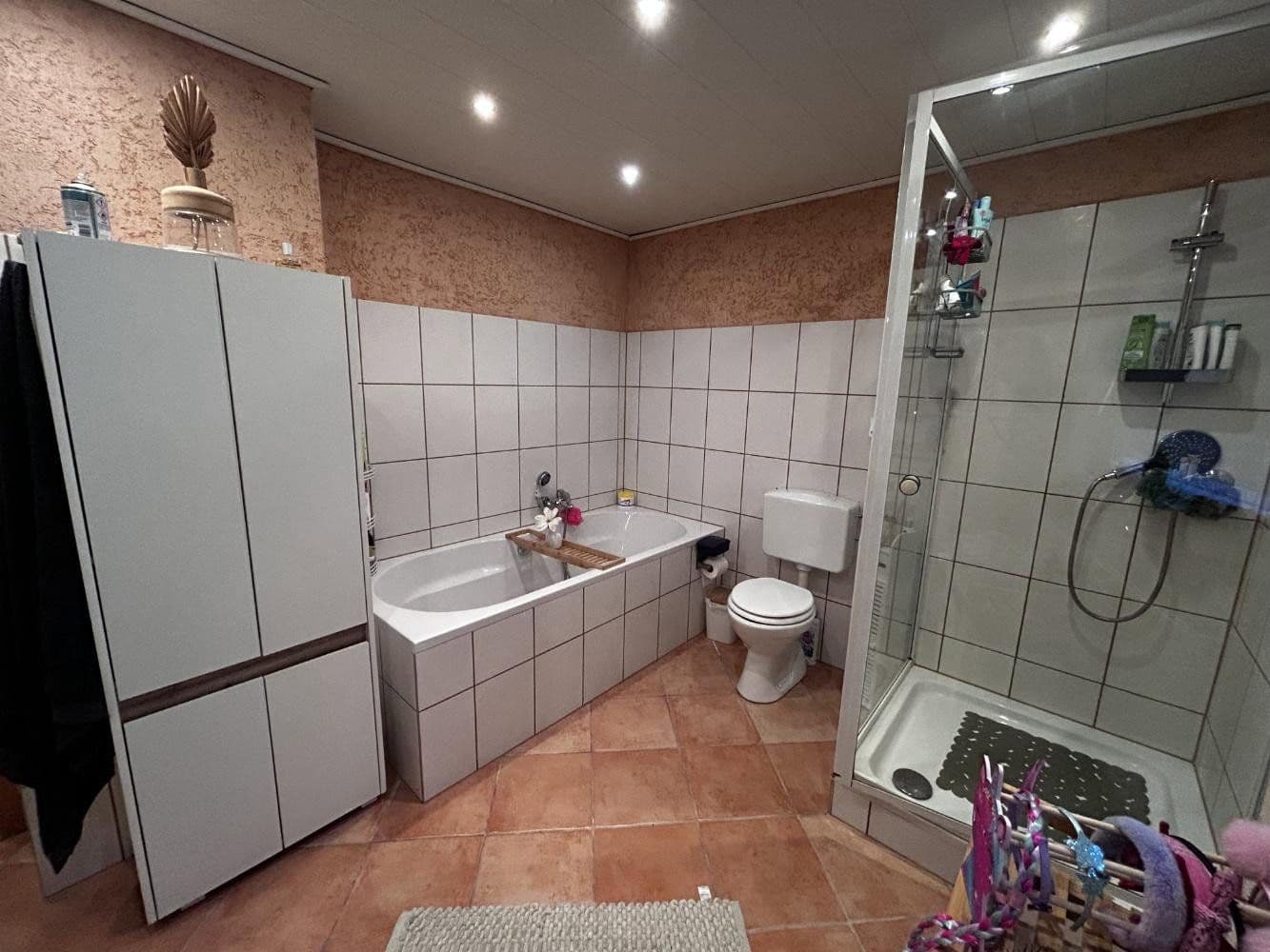 Predaj domu 153 m², pozemek 245 m², Georg-Fröba-Straße 16, Alsbach-Hähnlein, Hesensko Predaj domu 153 m², pozemek 245 m², Georg-Fröba-Straße 16, Alsbach-Hähnlein, Hesensko