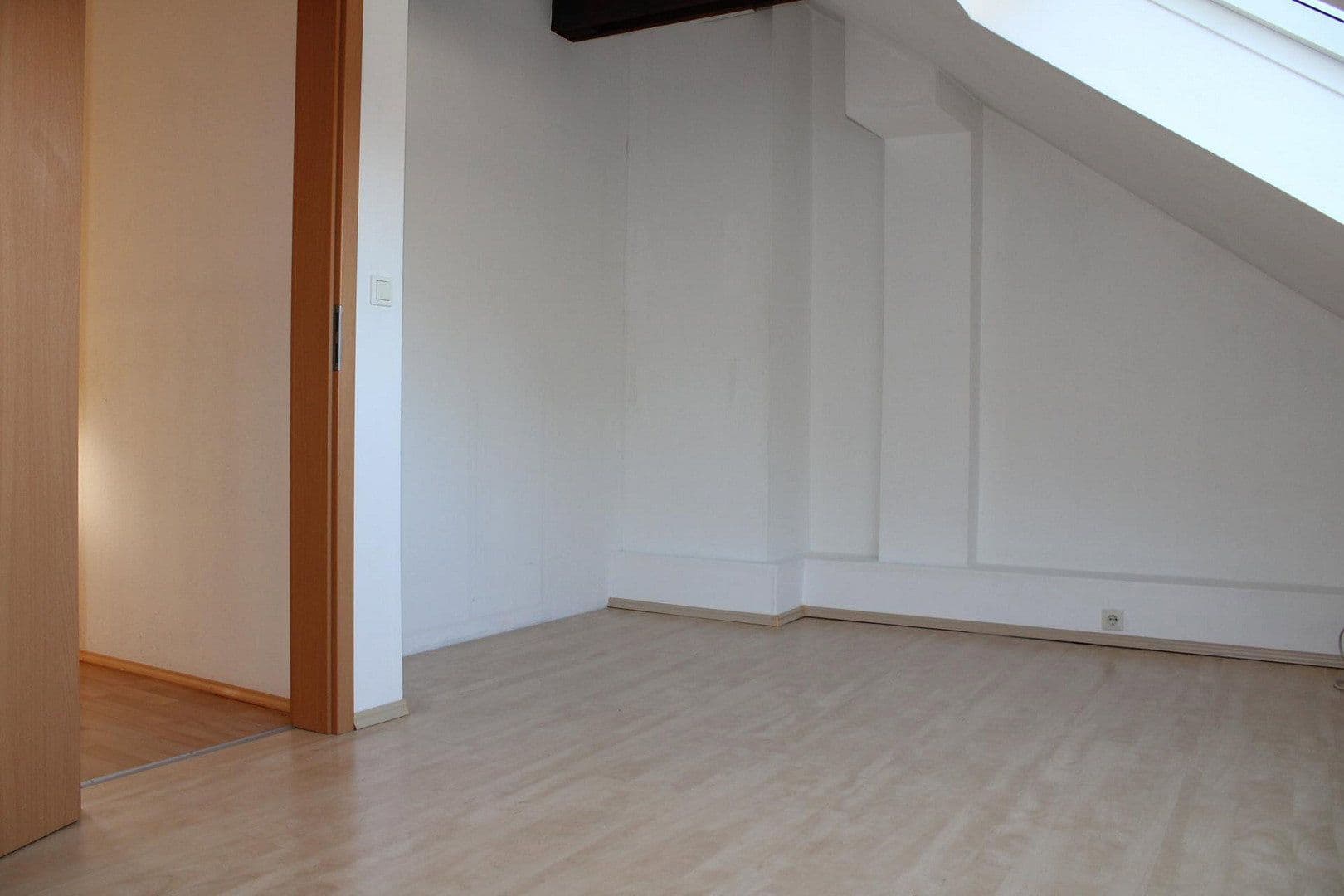 Predaj domu 130 m², pozemek 188 m², Ahornstraße 124, Feucht, Bavorsko Predaj domu 130 m², pozemek 188 m², Ahornstraße 124, Feucht, Bavorsko