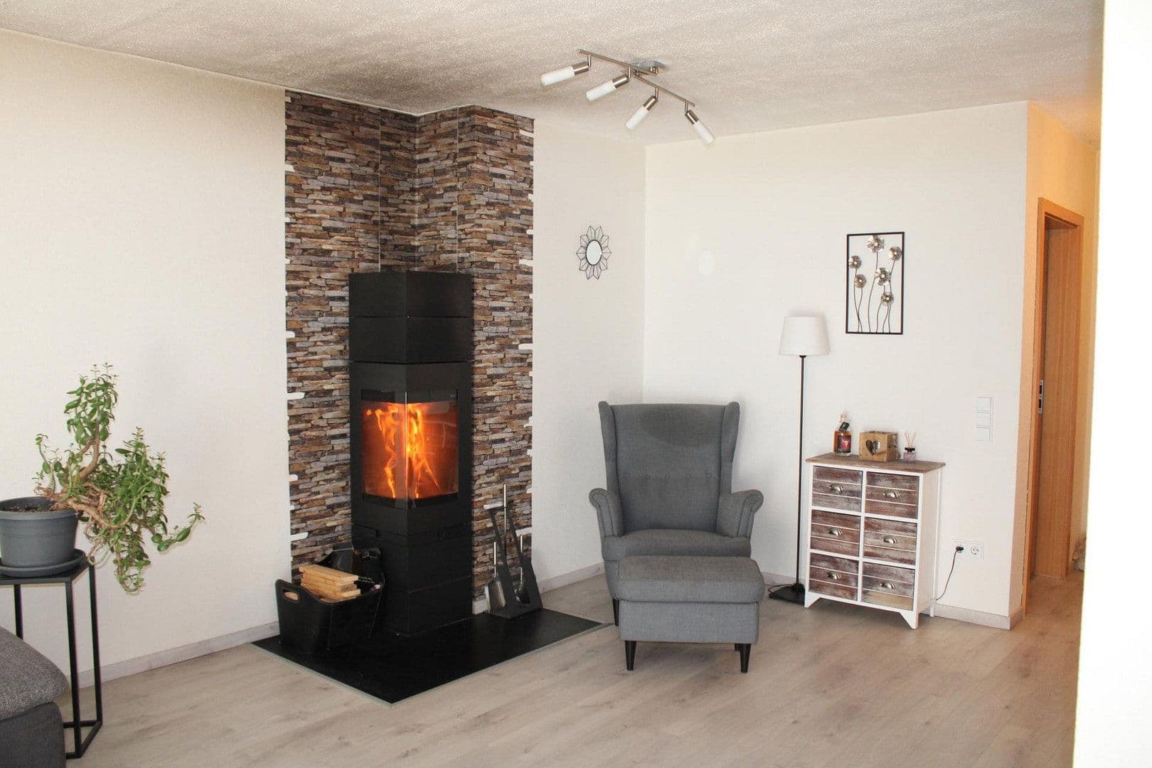 Predaj domu 130 m², pozemek 188 m², Ahornstraße 124, Feucht, Bavorsko Predaj domu 130 m², pozemek 188 m², Ahornstraße 124, Feucht, Bavorsko