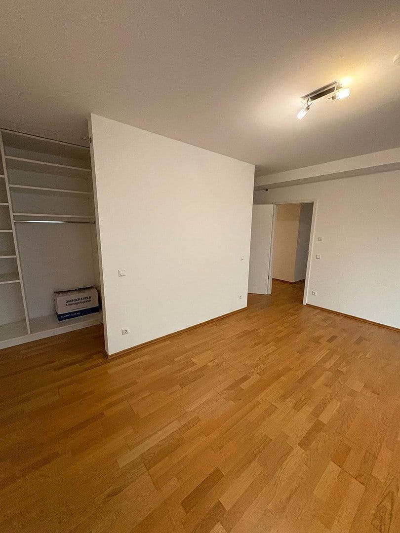 Prenájom bytu 3-izbový 105 m², Adalbertstrasse 64, Frankfurt am Main, Hesensko Prenájom bytu 3-izbový 105 m², Adalbertstrasse 64, Frankfurt am Main, Hesensko
